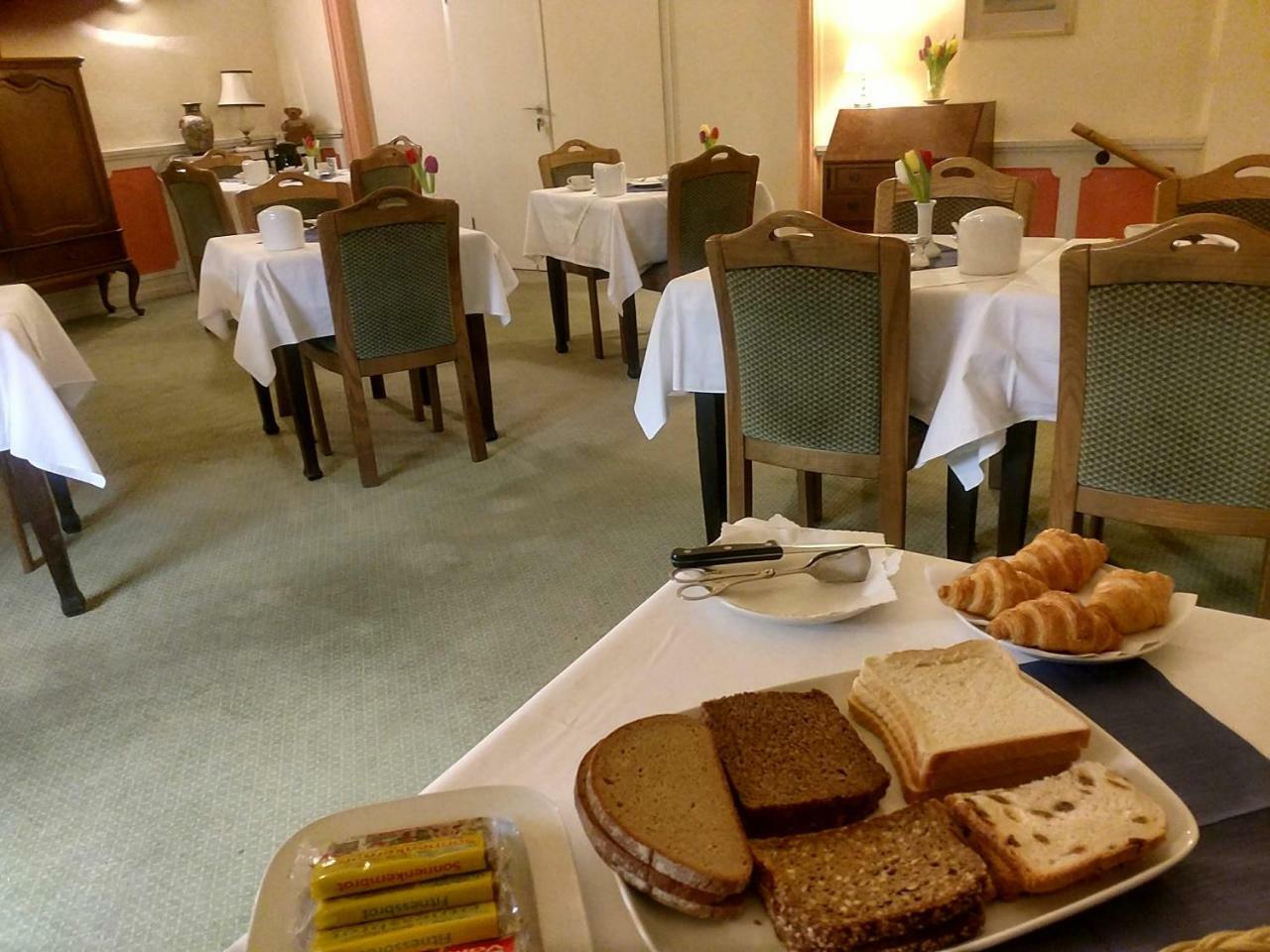 Hotel Schloss Gbr Dusseldorf