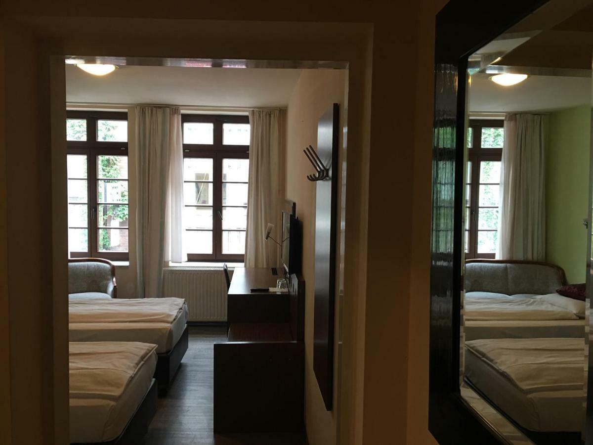 Altduesseldorf 3*
