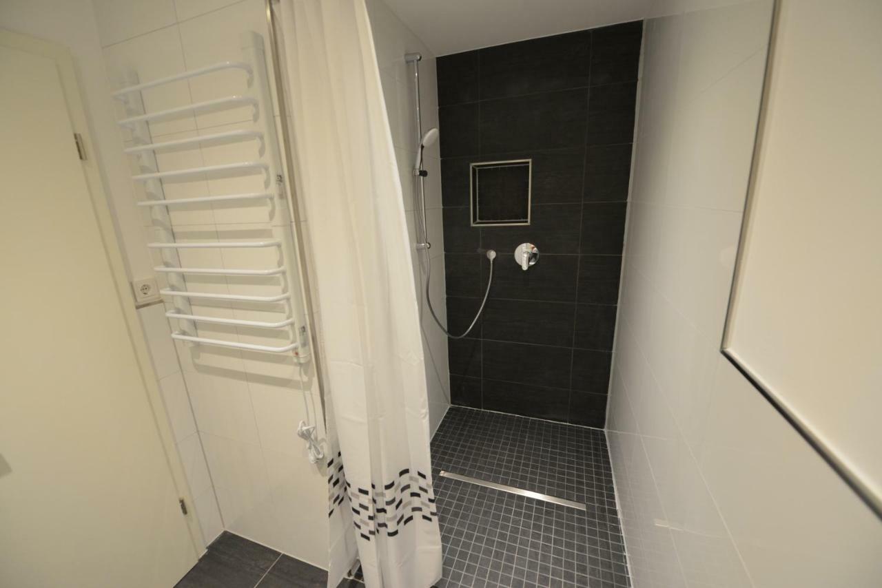 Studio-apartment Am Wehrhahn 38 Apartment Dusseldorf