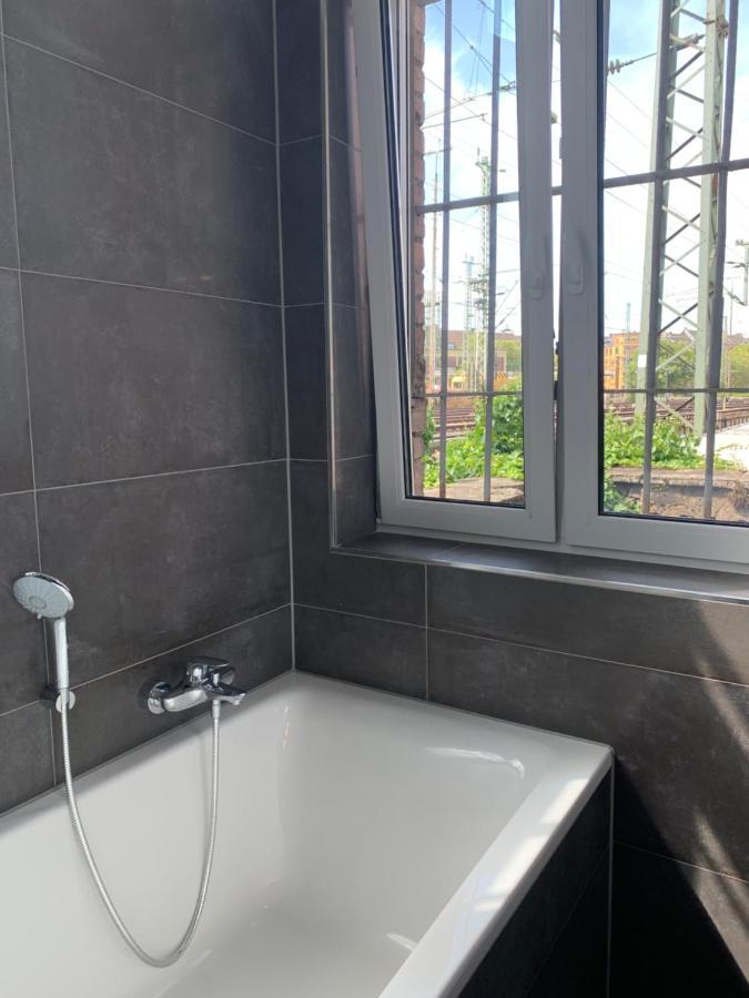 Duesseldorf 5 Min To Train Station Private Guest house Dusseldorf
