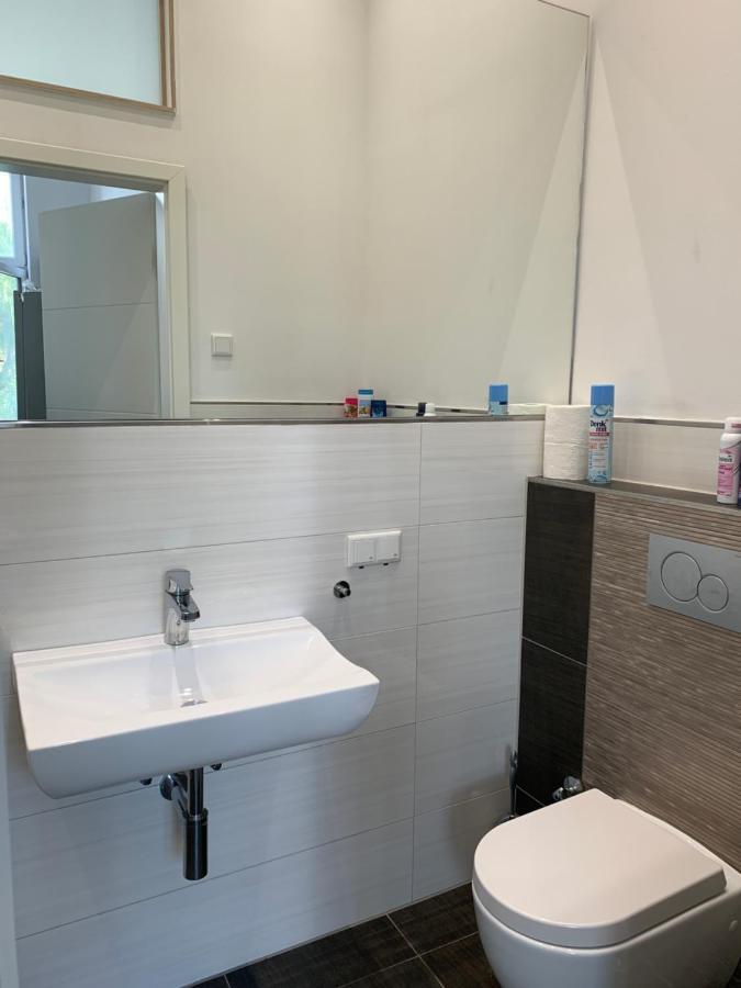 Duesseldorf 5 Min To Train Station Private