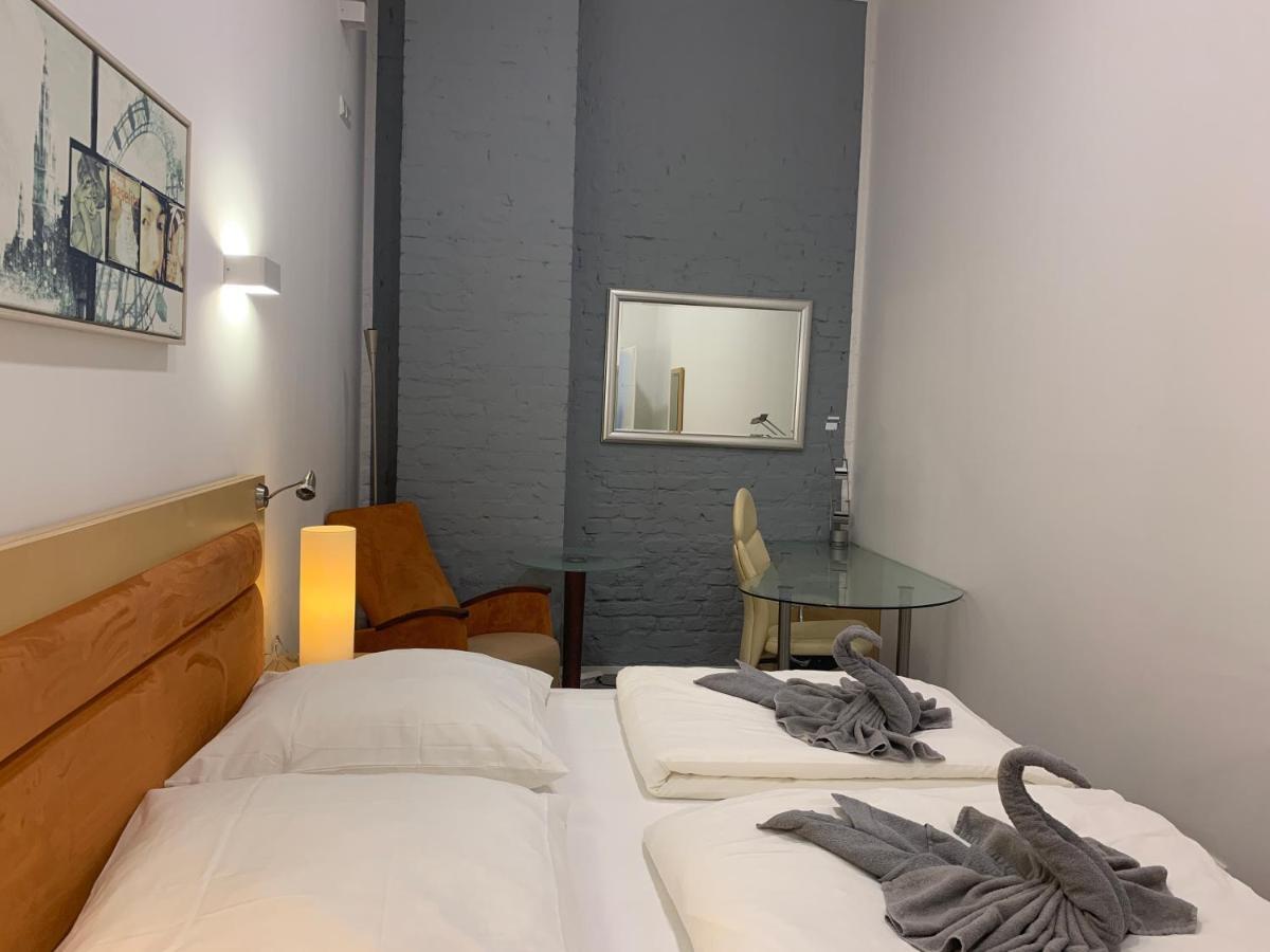 Duesseldorf 5 Min To Train Station Private *