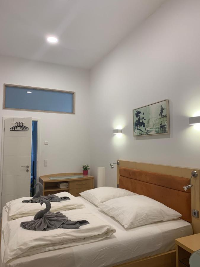 Duesseldorf 5 Min To Train Station Private Guest house *