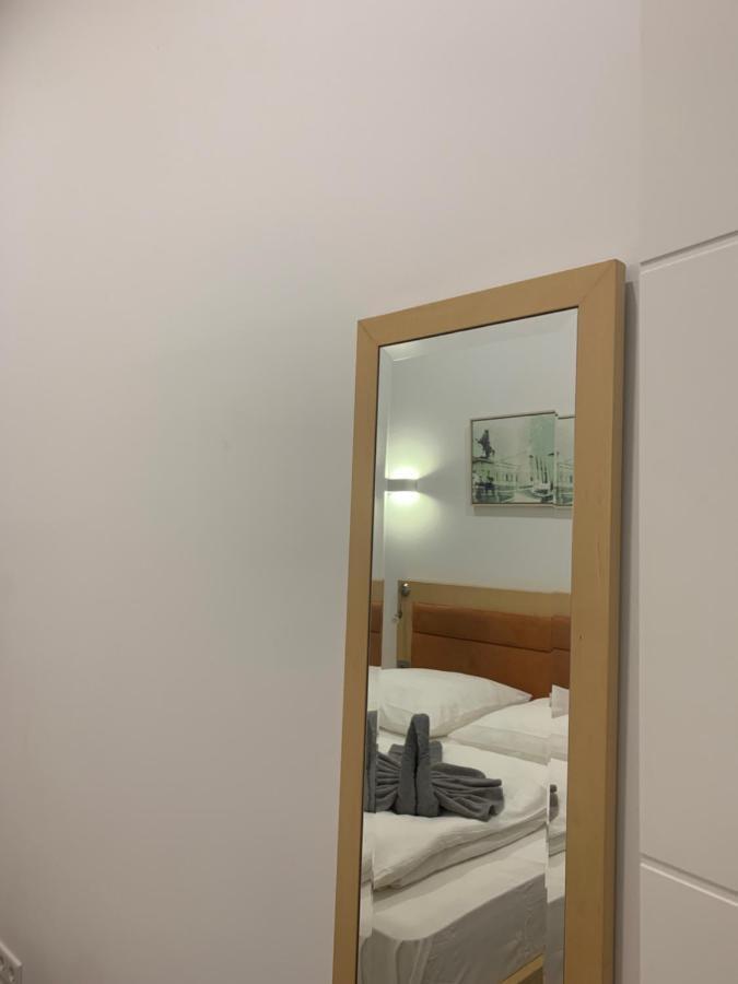 Guest house Duesseldorf 5 Min To Train Station Private