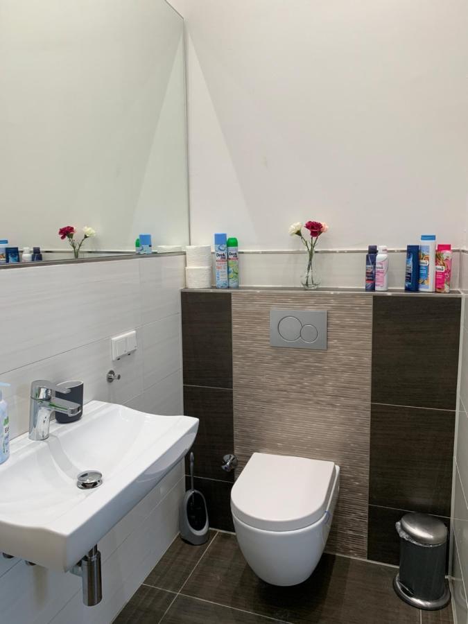 Duesseldorf 5 Min To Train Station Private