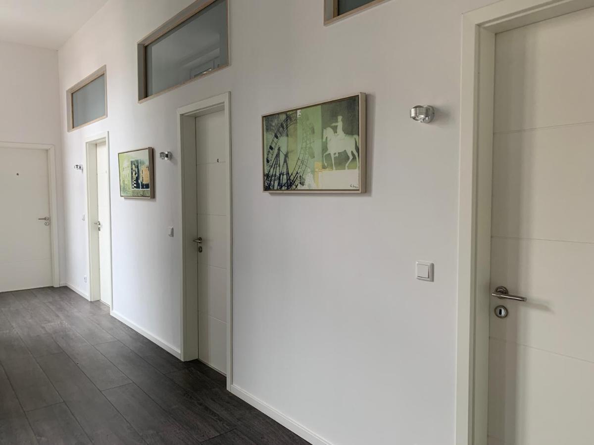 Guest house Duesseldorf 5 Min To Train Station Private