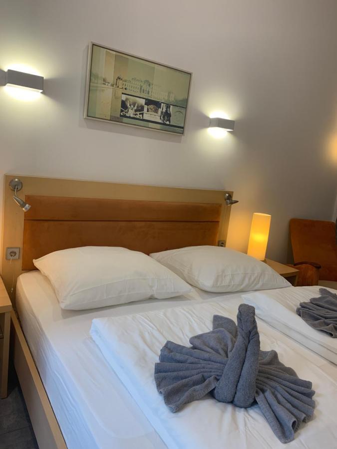 Duesseldorf 5 Min To Train Station Private Guest house *