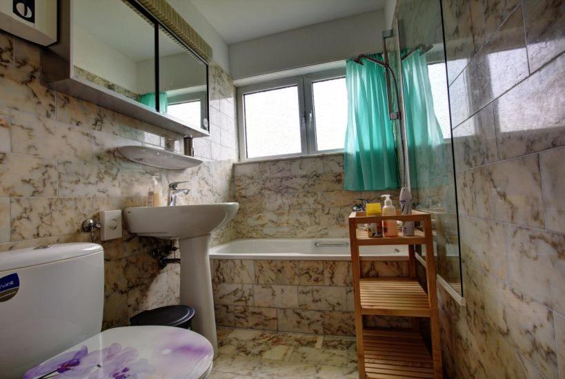 Guest house Air Boardinghouse Tulip Stockum, Zu Fuss - 3 Minuten Zur Messe