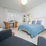 Apartment Blue - Zentral Und Gut Angebunden