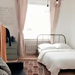 Cozy-City-Central Apartment