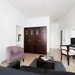Burns Art Hotel