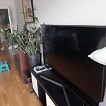 2 Bed/2 Baths in Düsseldorf Center next to Kytaro