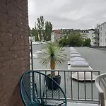 2 Bed/2 Baths in Düsseldorf Center next to Kytaro