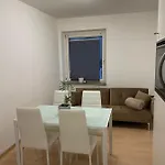 Zentrale Duesseldorf City Zweizimmerwohnung