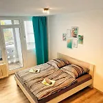 Apartment Naehe Flughafen Dus