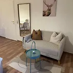 Apartment Mit Wohnkueche & Balkon