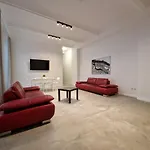 Raj Living - 300M2 Loft With 7 Rooms - 15 Min Messe Dus & Old Town Dus