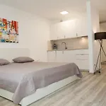 Center Studio Extra Comfort Luxury Double Bed Kitchen