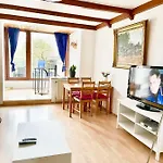 Near Düsseldorf Fair Messe, 2-bedroom apartment with nice Terrace&big Garden