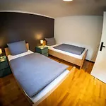 Gemuetliche 2-Zimmer Souterrain Wohnung