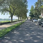 Wohnung Mit Balkon Am Rhein