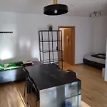 Monteurwohnung Mit Garten Duesseldorf 6 Personen
