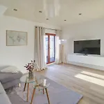 Quiet 2-Room Apartment With Separate Entrance