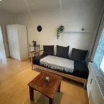 Apartment, Parterre, Fuer 3 Gaeste, Zentral Gelegen, Mitsubishi Halle