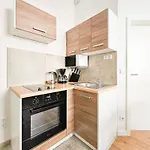 Raj Living - Studio Wohnungen - 15 Min Zur Messe Dus