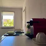 Cozy Apartment With Excellent Transport Links To Old Town, Main Station And Trade Fair