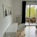 4 Bedroom Apartment In Fancy Duesseldorf Oberkassel