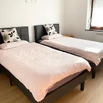 Near Düsseldorf Fair Messe, 2-bedroom apartment with nice Terrace&big Garden