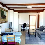 Near Messe And Airport, 2-Bedroom Duplex Apartment With Kitchen And Garden