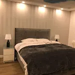 Wie Zuhause , Keine Party, 2 Erwachsene