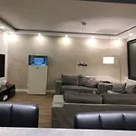 Wie Zuhause , Keine Party, 2 Erwachsene