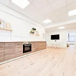 Raj Living - City Center Apartments With 5 Rooms - 10 Min Messe Dus