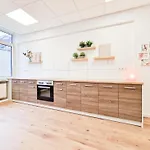 Raj Living - City Center Apartments With 5 Rooms - 10 Min Messe Dus