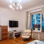 Top-Designerwohnung In Messenaehe