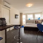 Living Am Carlsplatz Apartment