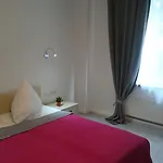 Avi City Apartments Goodhouse