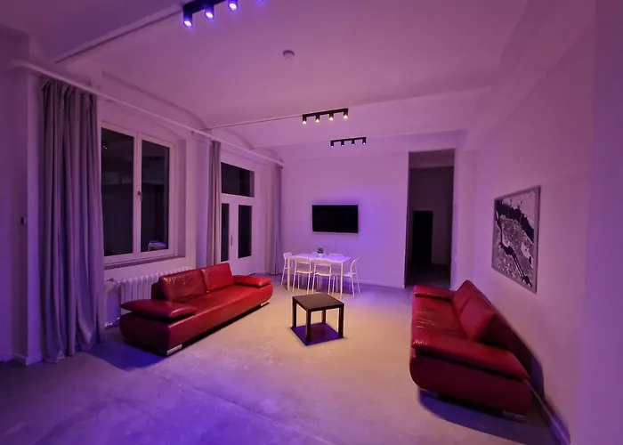 Raj Living - 300M2 Loft With 7 Rooms - 15 Min Messe Dus & Old Town Dus