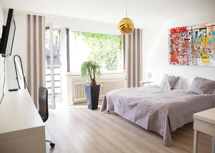 Center Studio Extra Comfort Luxury Double Bed Kitchen