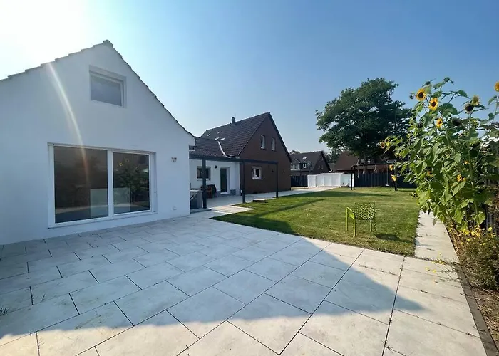 Noah\'S House - Messe And Airport