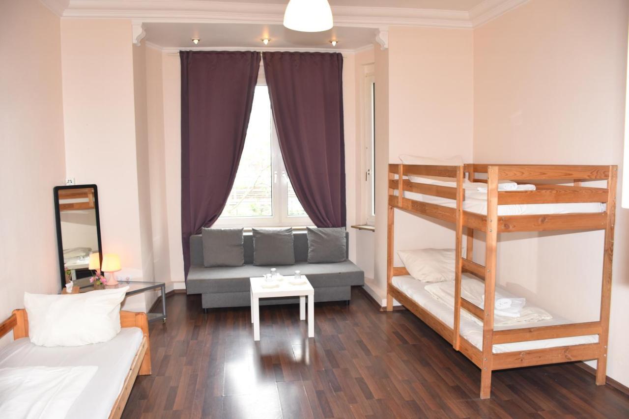 Schaum 2* Düsseldorf