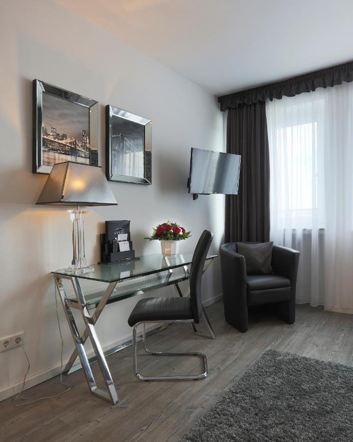 Apartment Boardinghouse *