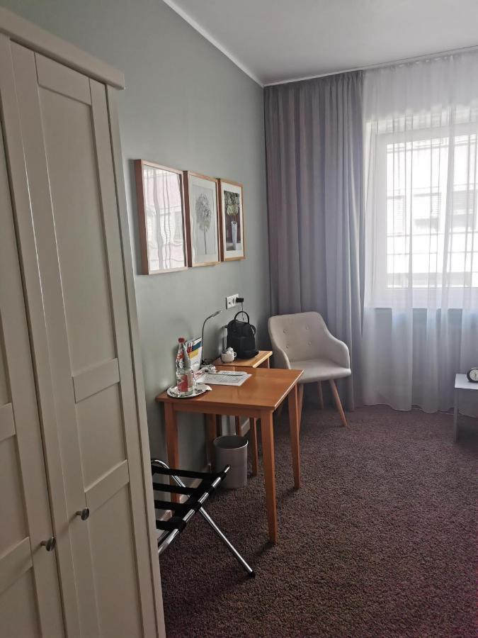Hotel Max Self-check-in Dusseldorf