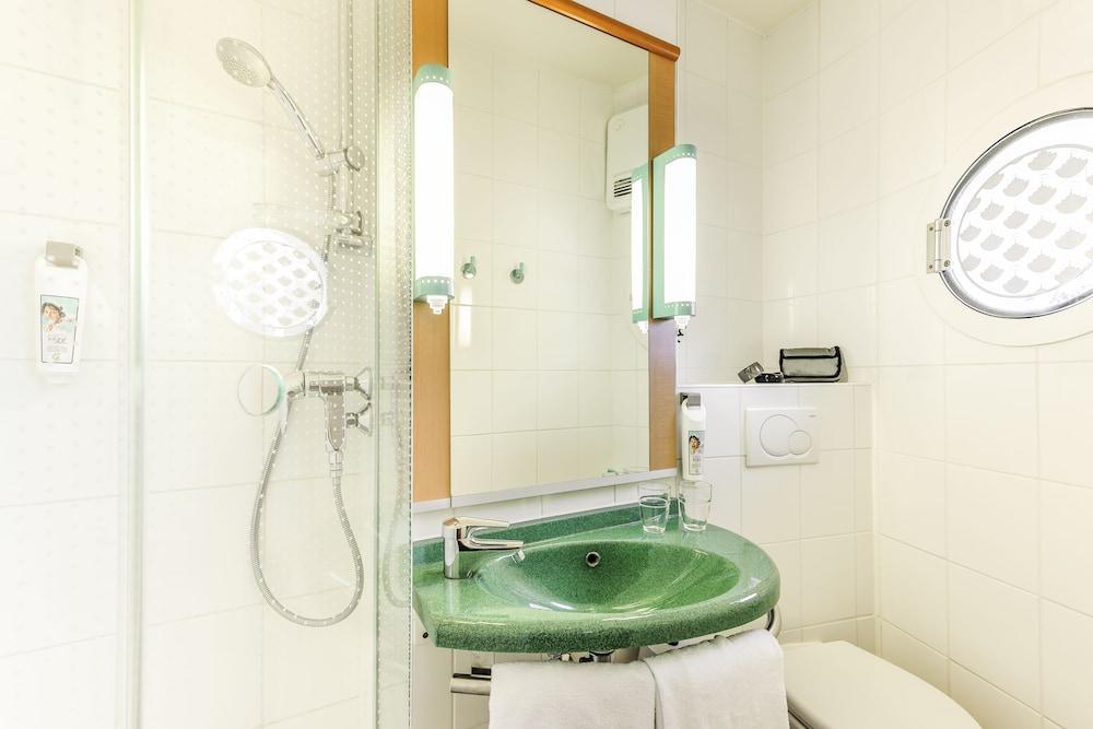 Ibis Hauptbahnhof Dusseldorf