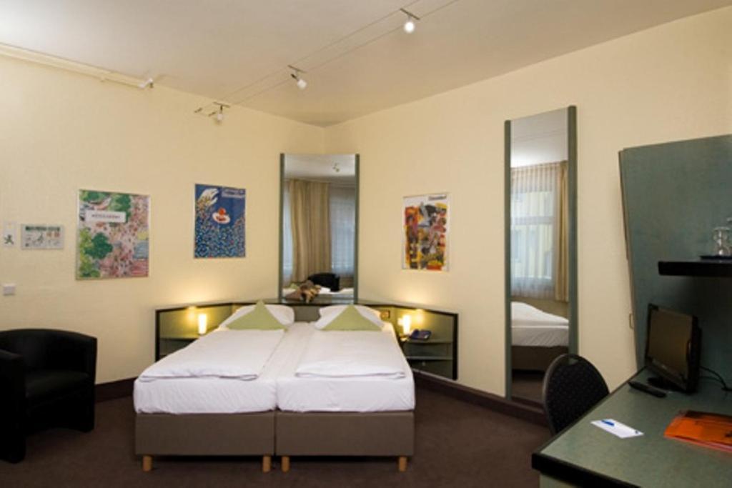 Hotel Monopol Centre 3*
