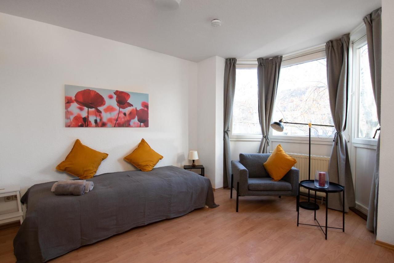 Wersten Nahe Uni & Uniklinik, Neue Mobel & Bad, Kochnische Apartment Dusseldorf