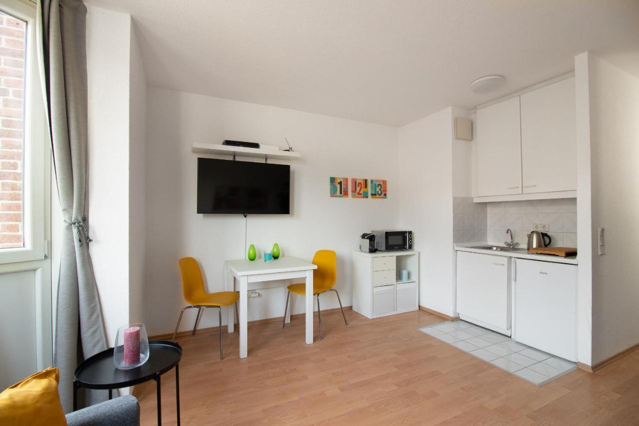 Apartment Wersten Nahe Uni & Uniklinik, Neue Mobel & Bad, Kochnische *